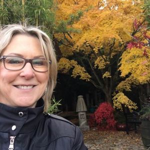 Meet your Posher, Leslie